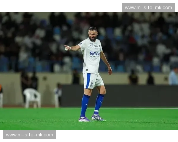 本泽马因内收肌伤势缺席关键战 利雅得新月锋线火力受到明显影响 本泽马因内收肌伤势缺席关键战 利雅得新月锋线火力受到明显影响