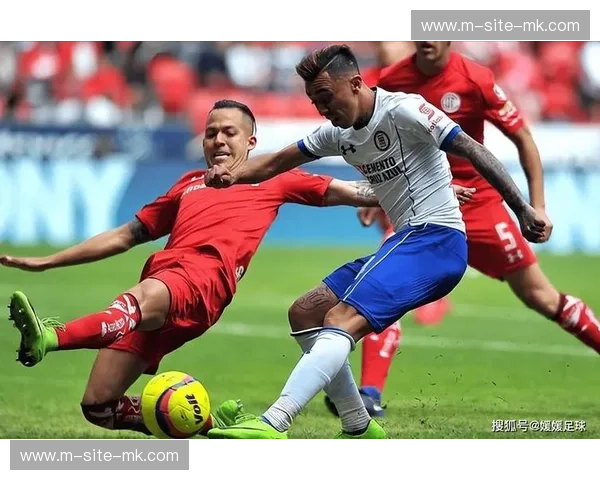 埃弗顿贝托十三次对抗成功 前锋施压致纽卡后防出球困难 埃弗顿贝托十三次对抗成功 前锋施压致纽卡后防出球困难